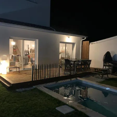 Du Port - Piscine Chauffee, Proche
